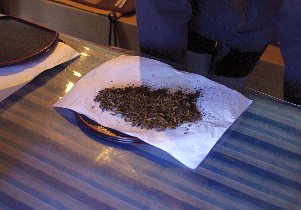 微妙に焦げたほうじ茶
