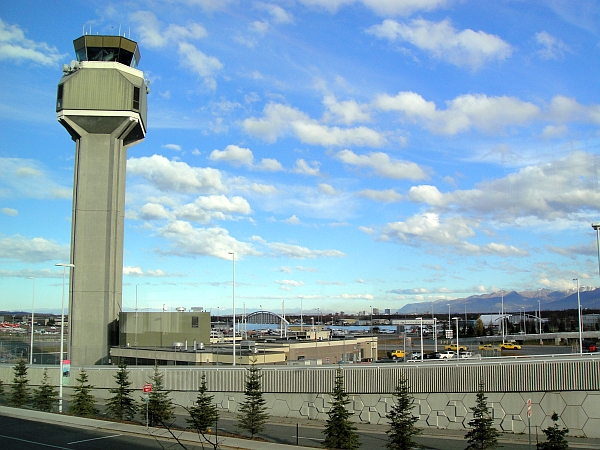 フェアバンクス空港かアンカレッジ空港(笑)