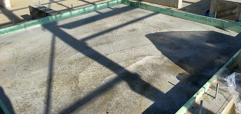 玄関の掃除にモップや雑巾を使うと大失敗します タイルが無残なことに