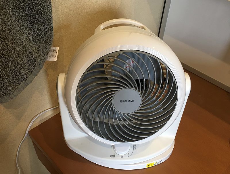 脱衣所には扇風機かエアコンか